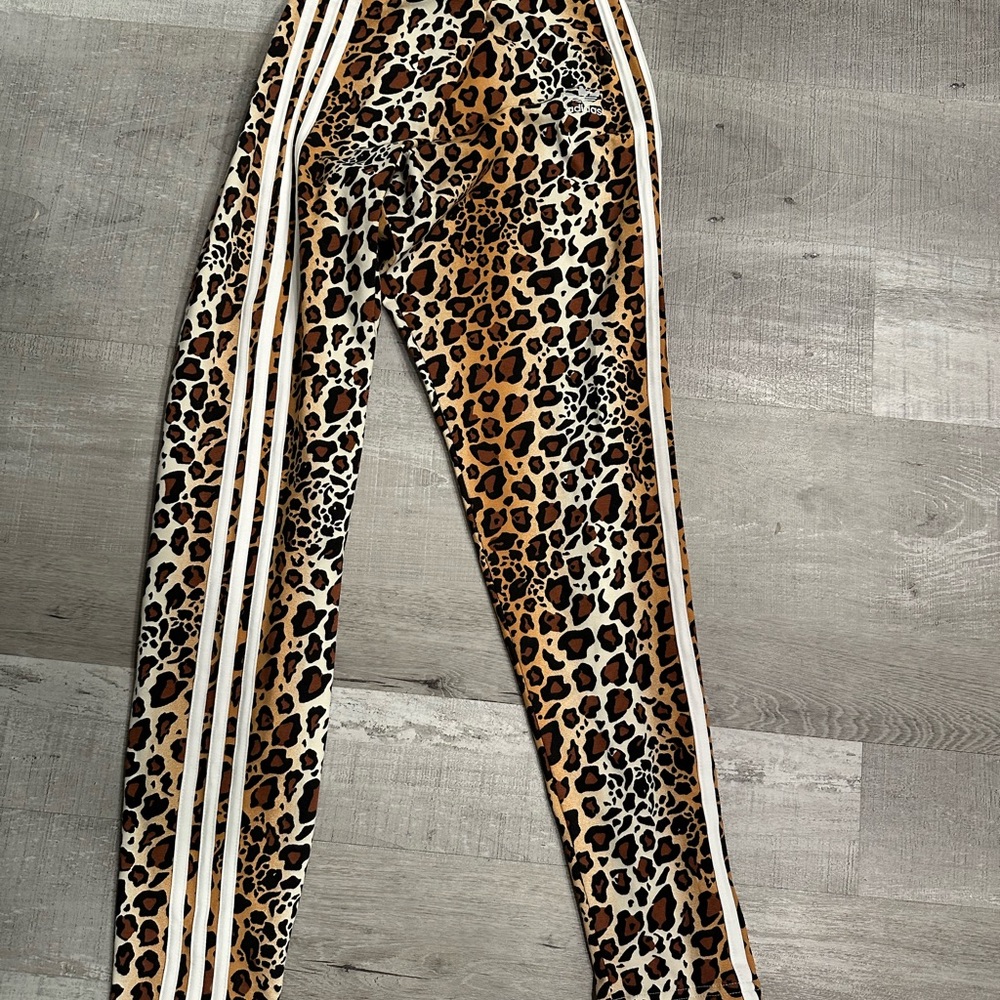 NWT Large adidas Leopard Print Leggings with White Stripes